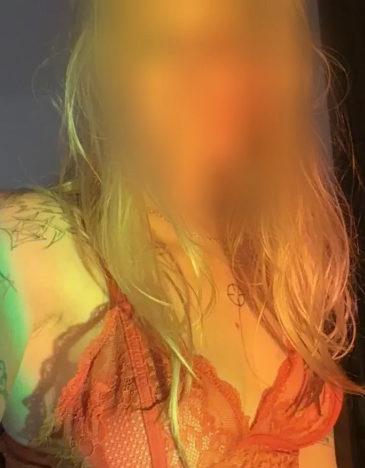 Alina, 19