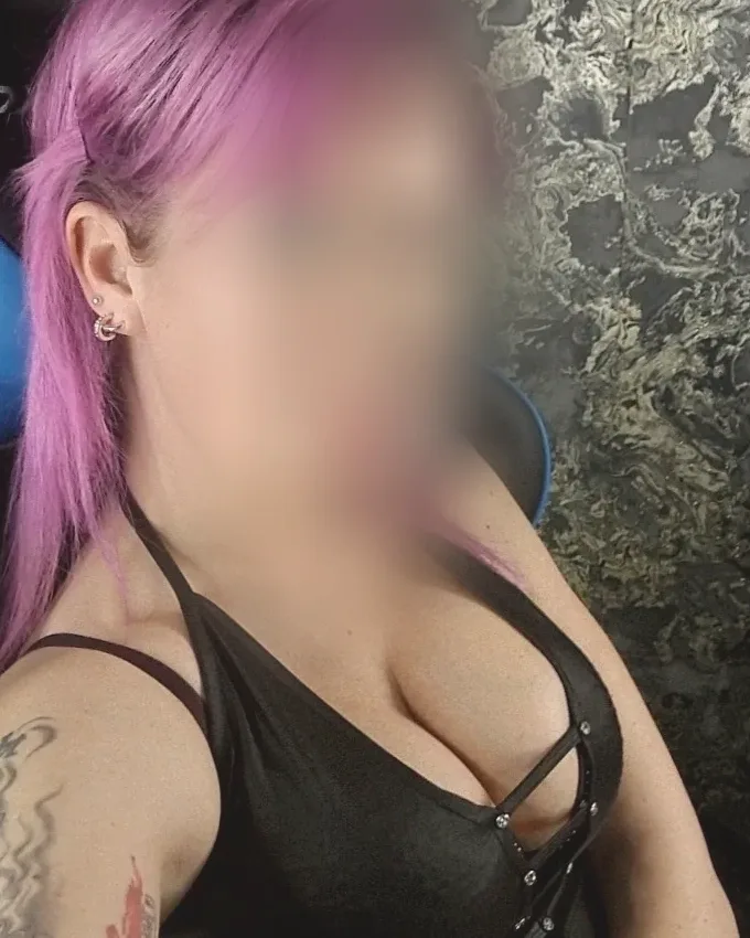 Anja, 37