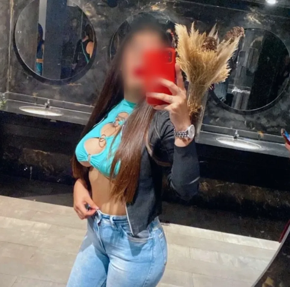Bianca, 35