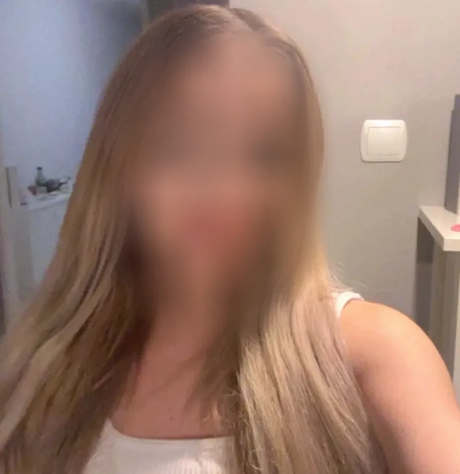 Christina, 24