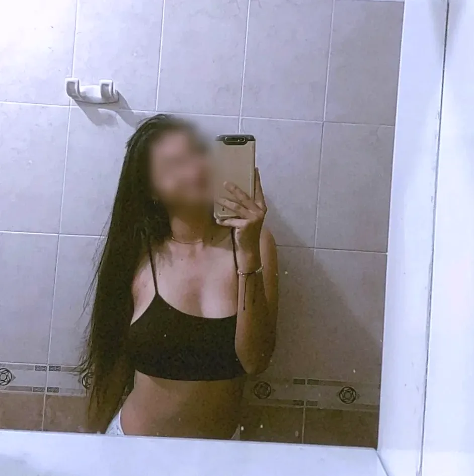 Juliane, 22