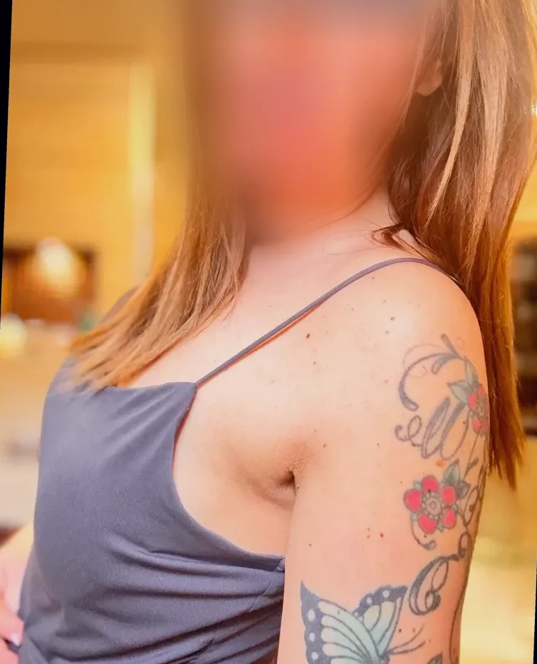 Melina, 38