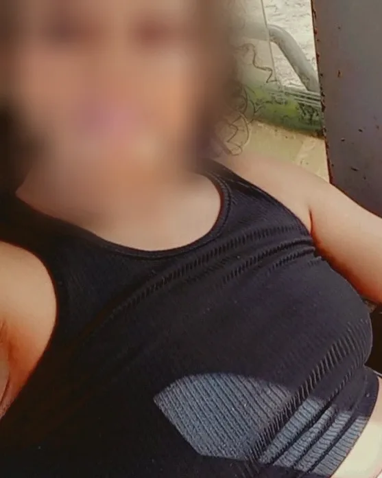 Sandra, 39