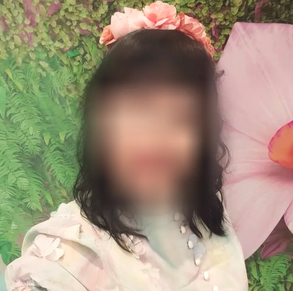 Zeynep, 31